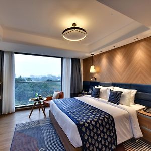 Club King Room
